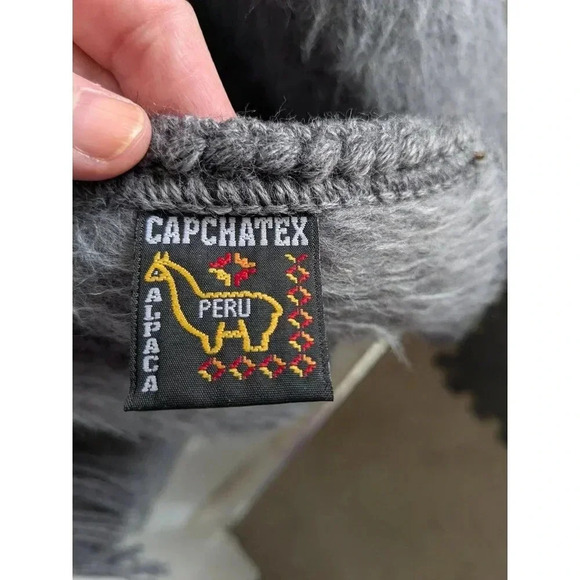 Alpaca Winter Poncho - Picture 2 of 9